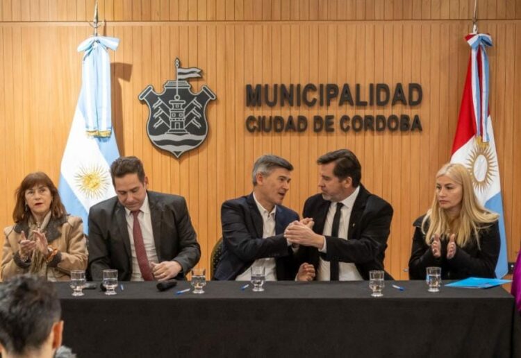 Acordaron un pacto sanitario para articular lo público y lo privado