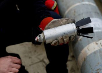 La locura de enviar bombas racimo