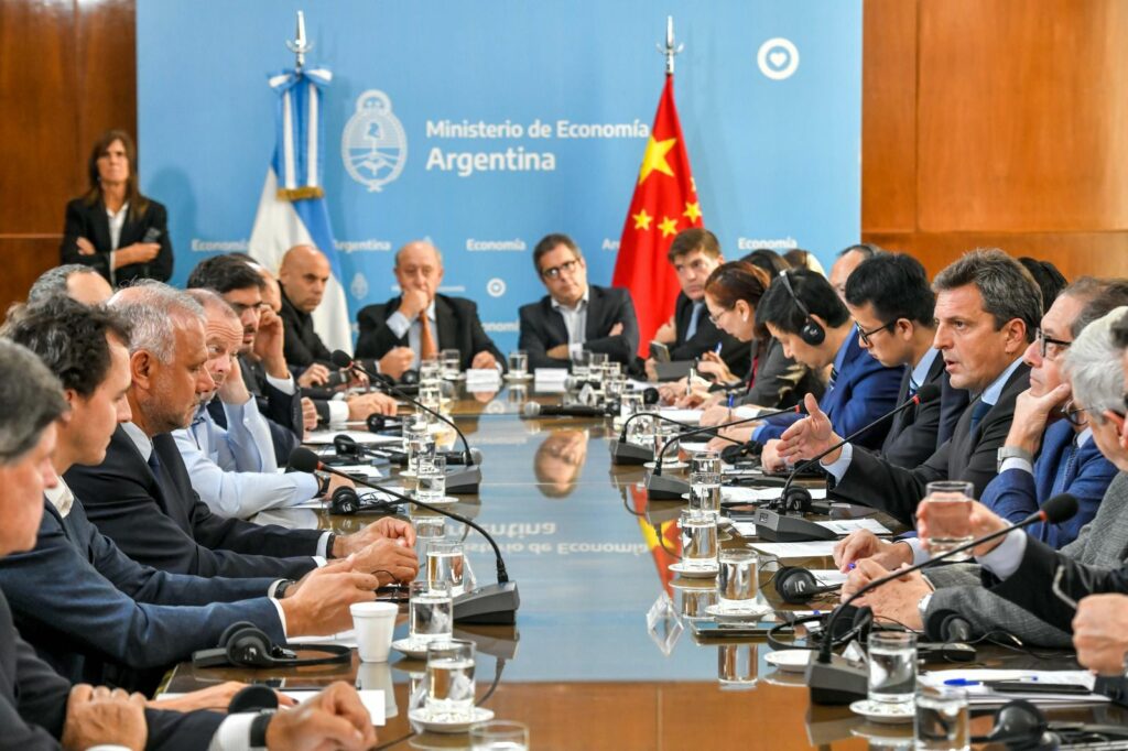 CAF y Swap chino: la estrategia para efectuar el pago al FMI sin afectar las reservas