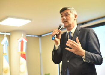 Passerini impulsa un “pacto sanitario” para integrar lo público y privado