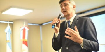 Passerini impulsa un “pacto sanitario” para integrar lo público y privado