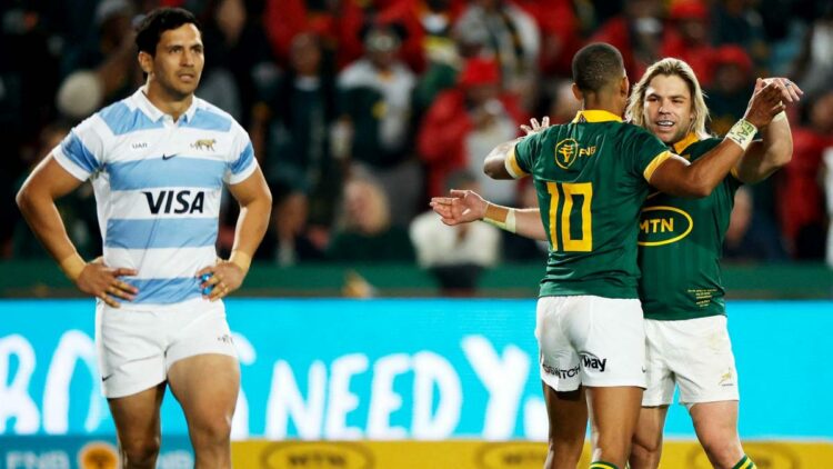 Ajustada caída de los Pumas Ajustada caída de los Pumas