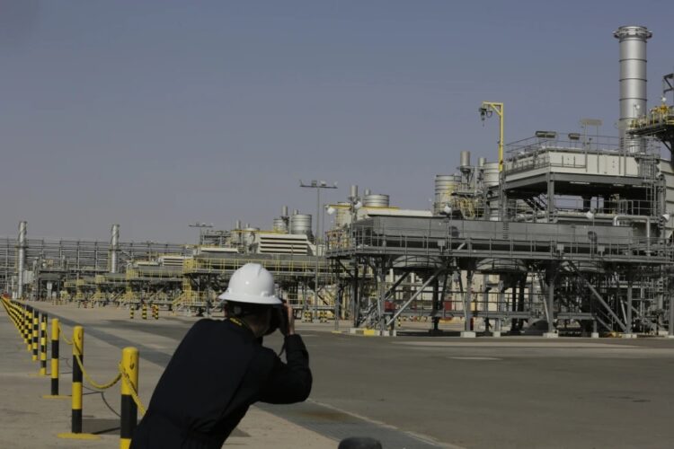 El campo petrolífero de Khurais, a 150 km al noreste de Riyadh, Arabia Saudita.