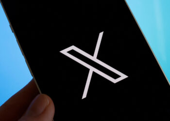 Twitter desplaza a su famoso pájaro azul por una «X»