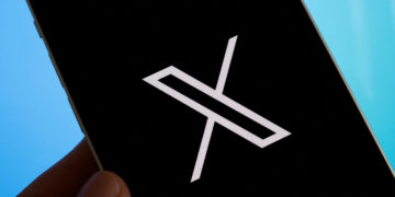 Twitter desplaza a su famoso pájaro azul por una «X»