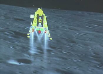Un robot de origen indio inició la exploración del polo sur de la Luna