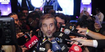 Los libertarios aguardan con «entusiasmo» los desenlaces de las elecciones en su búnker