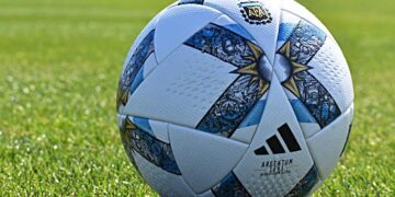 La nueva pelota para la próxima Copa de la Liga incluye las tres estrellas de Argentina
