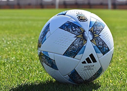 La nueva pelota para la próxima Copa de la Liga incluye las tres estrellas de Argentina