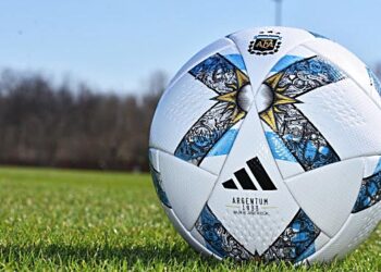 La nueva pelota para la próxima Copa de la Liga incluye las tres estrellas de Argentina