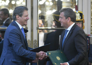 Brasil propuso a Argentina comerciar en yuanes las exportaciones brasileñas