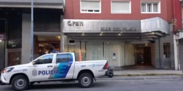 Una estudiante murió al caer de un octavo piso en su viaje de egresados