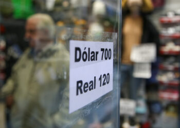 Tras el terremoto de las Paso, el Gobierno devaluó el peso un 22%