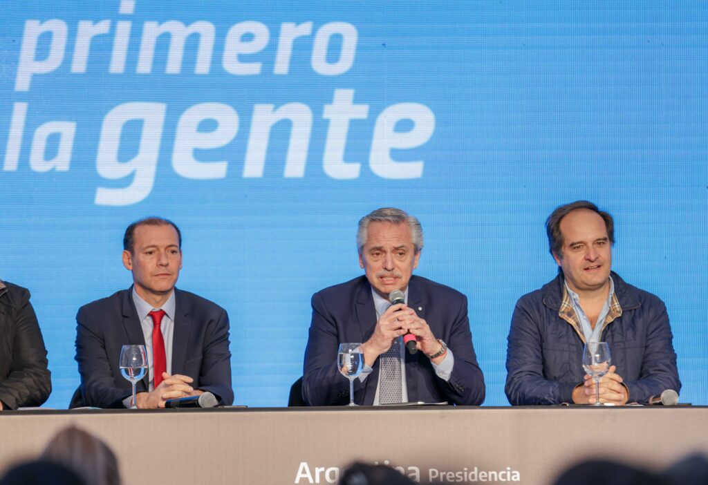 Reapareció Fernández: habló de los saqueos y las próximas medidas económicas