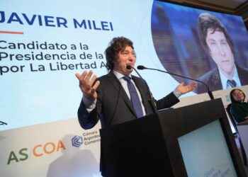 Desde el Consejo de las Américas, Milei calificó a la justicia social como «un robo»