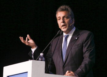 Categorías A, B, C y D del monotributo estarán eximidos de pagos por seis meses