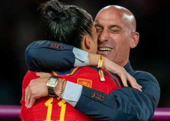 La FIfa le impuso una suspensión temporal a Rubiales por el polémico beso a Hermoso