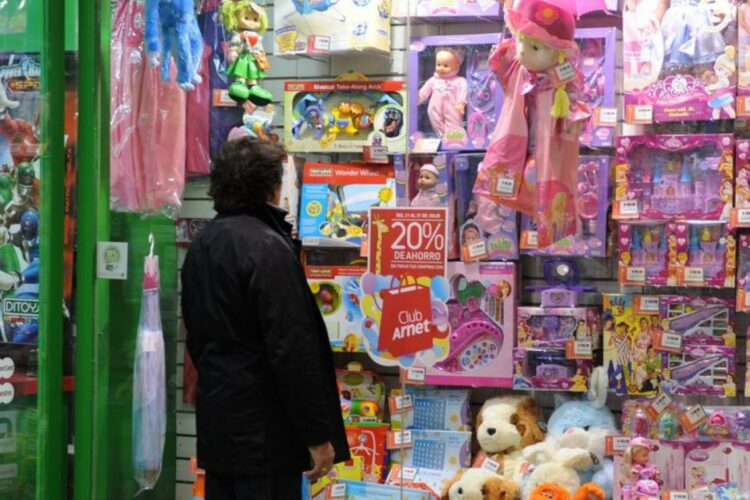 El programa Ahora 12 amplió su alcance e incluyó la venta de juguetes en supermercados