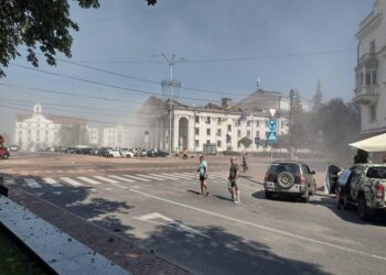 Siete muertos y más de 100 heridos en un bombardeo ruso sobre Chernigov, en el norte de Ucrania