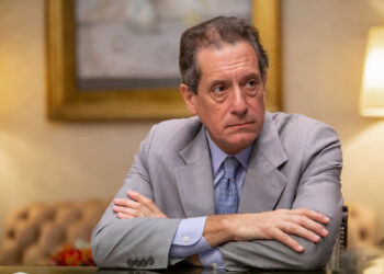 Acusan al titular del Banco Central por emplear indebidamente encajes financieros en dólares