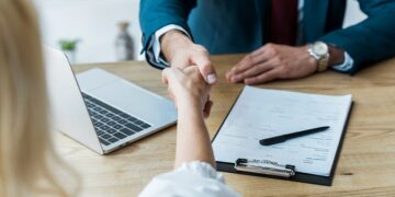 Qué buscan las empresas a la hora de contratar personal para equipos laborales