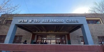 13 estudiantes y una maestra resultaron intoxicados por una “broma” con gas pimienta