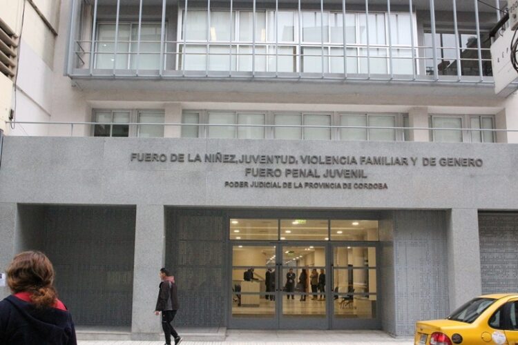 Darán en adopción a la bebé de una niña de 12 años que fue abusada y había pedido abortar