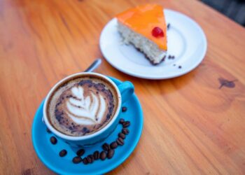 Arrancó este sábado la segunda entrega de «Cafezazo» en la Plaza San Martín