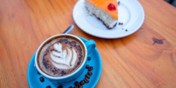 Arrancó este sábado la segunda entrega de «Cafezazo» en la Plaza San Martín