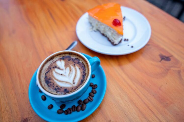 Arrancó este sábado la segunda entrega de "Cafezazo" en la Plaza San Martín