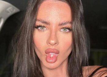 La China Suárez se molestó con una seguidora por un comentario desagradable