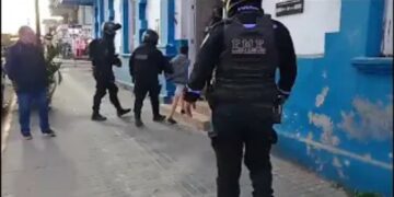 Así detuvieron a cinco menores de edad tras robar en un local de Cosquín