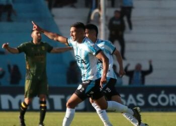 Racing goleó a Mitre de Santiago del Estero en el Miguel Sancho