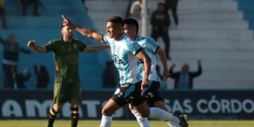 Racing goleó a Mitre de Santiago del Estero en el Miguel Sancho