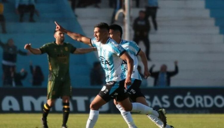 Racing goleó a Mitre de Santiago del Estero en el Miguel Sancho