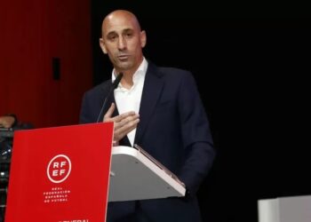 Fifa suspendió a Rubiales por el beso no consentido a Hermoso