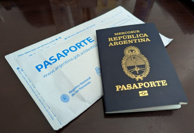 El costo de obtener el pasaporte aumentó más del 200%