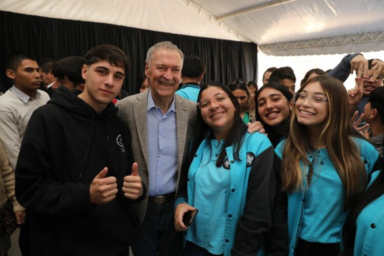Schiaretti defendió la educación pública y gratuita y destacó el rol del Estado para asegurarla