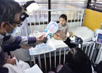 Niños del Hospital Infantil recibieron juguetes elaborados con productos reciclados