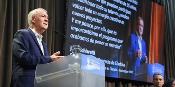 Schiaretti defendió al Conicet y pidió destinar el 2% del PBI a ciencia y tecnología