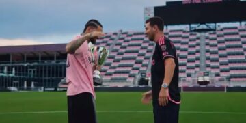 Messi se roba el protagonismo en el nuevo videoclip de Maluma, «Trofeo»