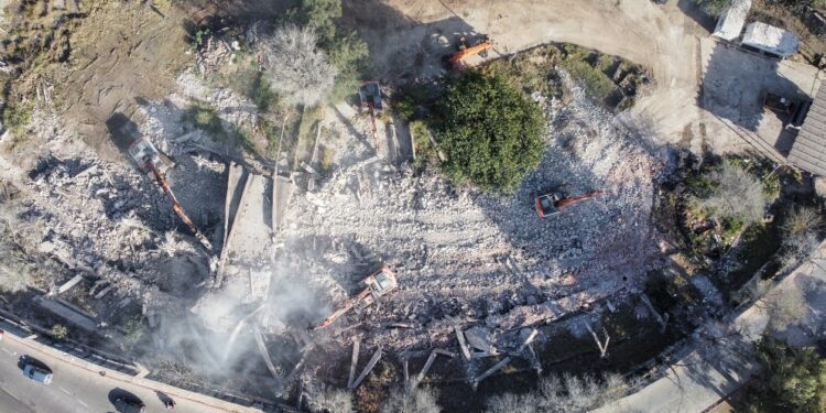 Construirán una escuela ProA en el predio donde estaba el edificio conocido como «la araña»
