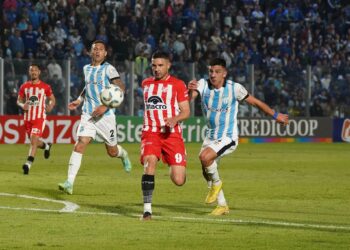 Instituto lo pudo haber ganado en el final, pero igualó en Tucumán