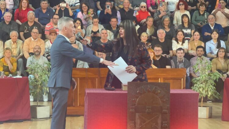 El intendente de Villa Carlos Paz, Esteban Avilés, asumió su tercer período.