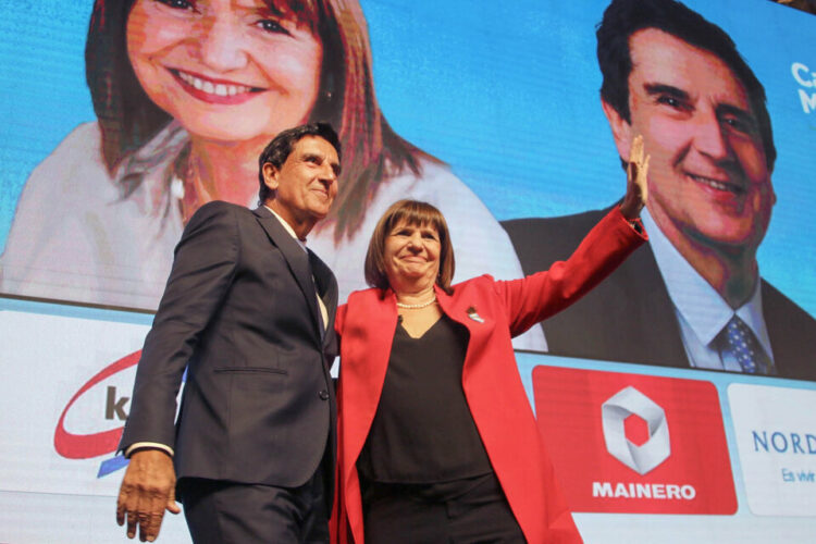 Bullrich encabezó un acto en el Hotel Quinto Centenario de nuestra ciudad.