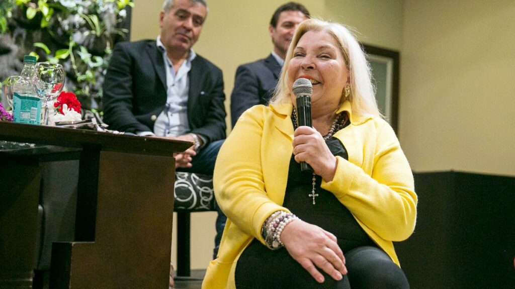 Carrió anunció su renuncia a la postulación al Parlasur