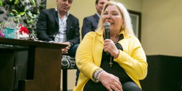 Carrió anunció su renuncia a la postulación al Parlasur