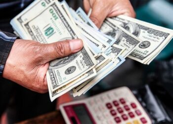 Cómo proyectan la inflación, el dólar y el PBI para fin de año los economistas internacionales