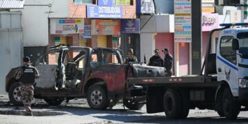 Alerta en Ecuador por dos explosiones