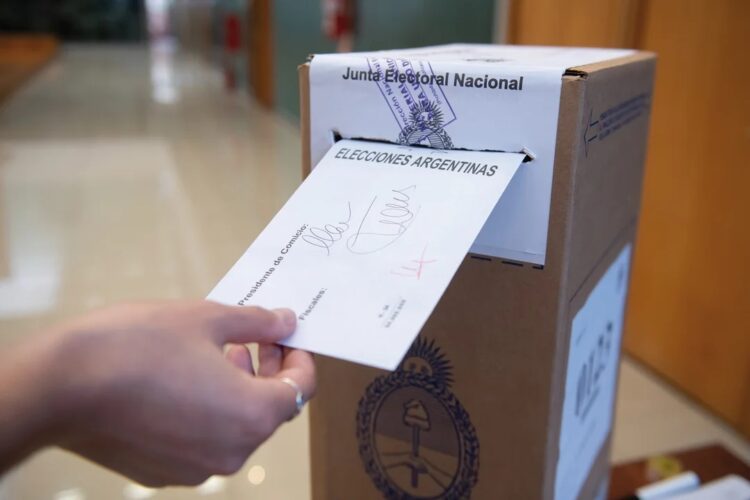 Se mantienen las 31 boletas pero dan de baja tres listas nacionales